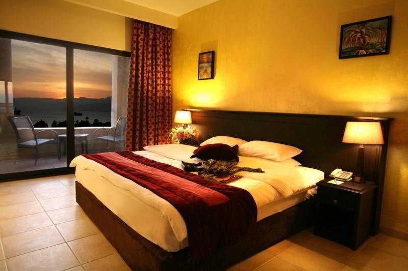 מלון Day & Suites, 4*