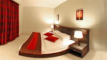 Day & Suites,