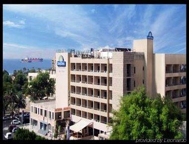 Hotel Day & Suites,