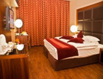 Day & Suites,