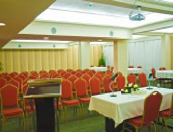 Day & Suites, 4*