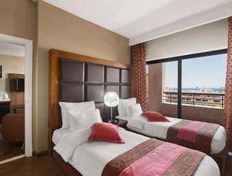 Day & Suites,