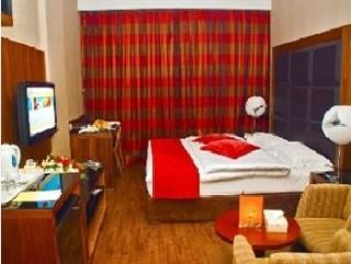 Day & Suites,