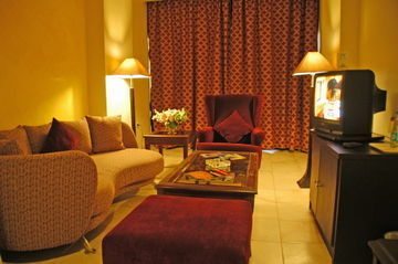 Hotel Day & Suites, 4*