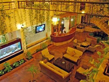 Day & Suites,
