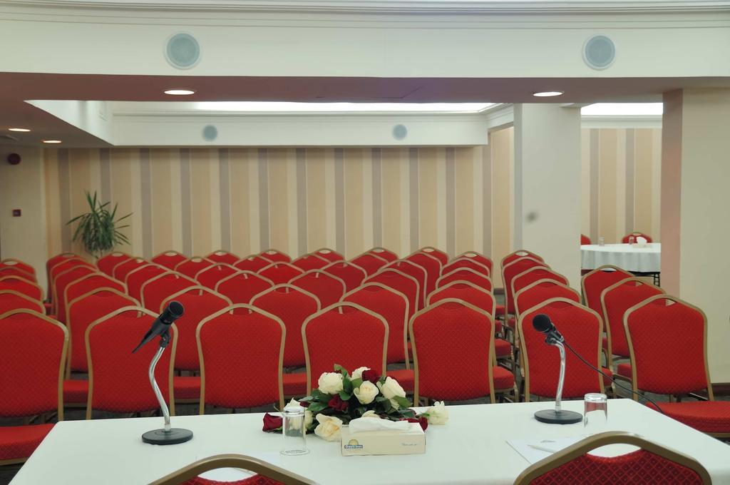 Hotel Day & Suites,
