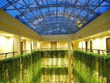Day & Suites, Отель 4*
